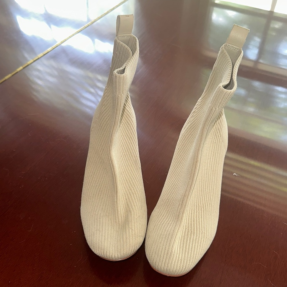 EVERLANE The Glove Boot! Size 8